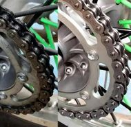 КОМПЛЕКТ ЗА ПОЧИСТВАНЕ И СМАЗВАНЕ НА ВЕРИГАТА